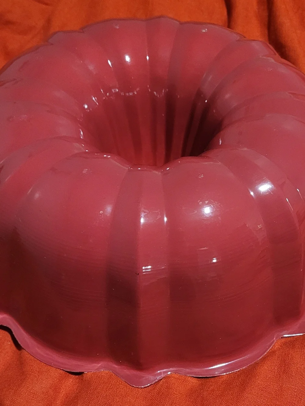 Classic White And Red Nonstick Bundt Cake Pan