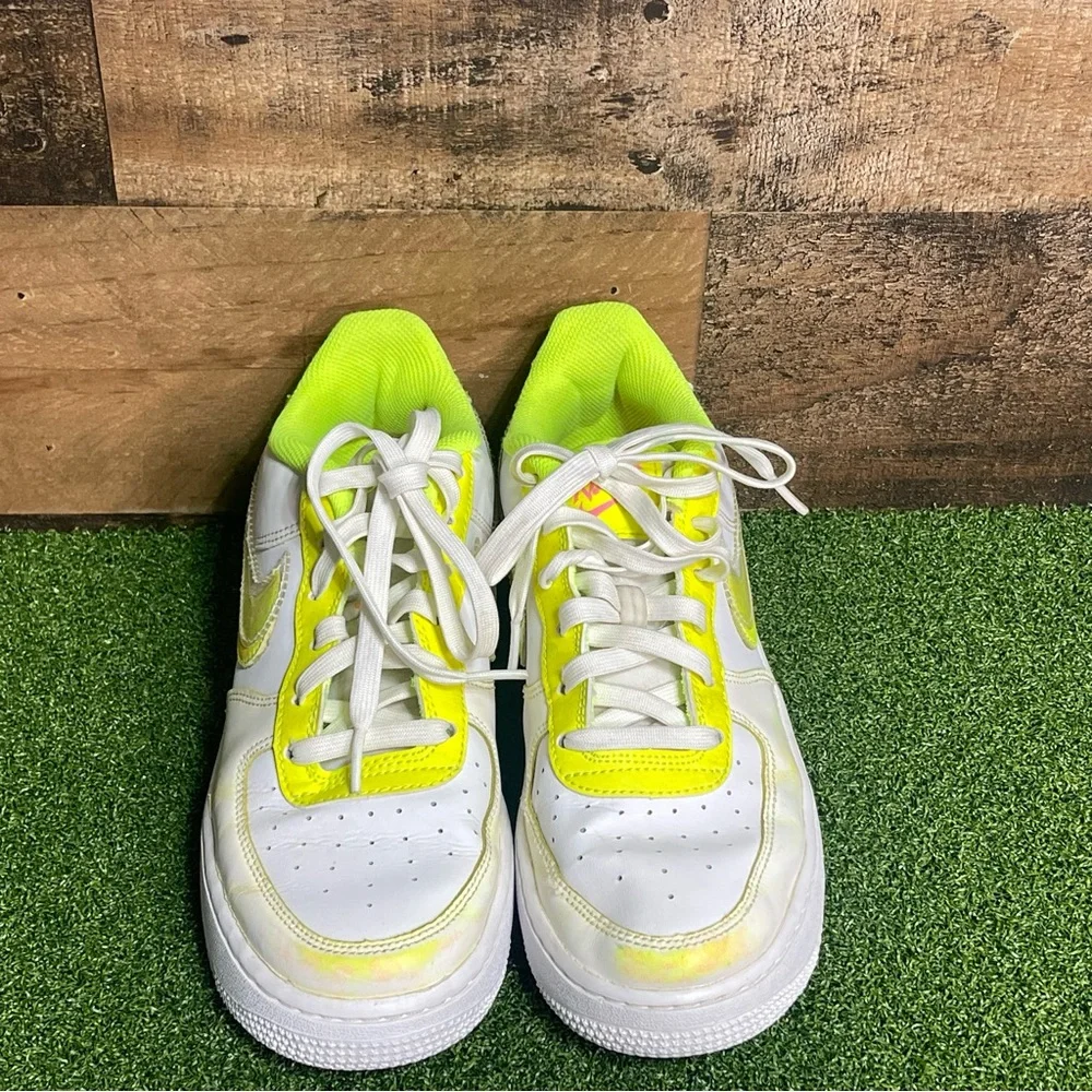 Nike shoe low