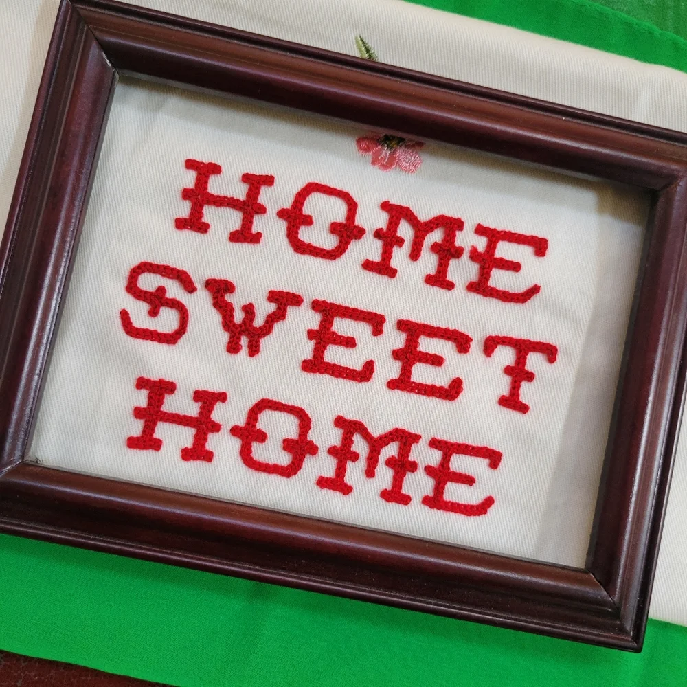 Home Sweet Home  Embroidered Tea Towel ~ Pioneer Woman ~ GUC ~ FINAL PRICE!