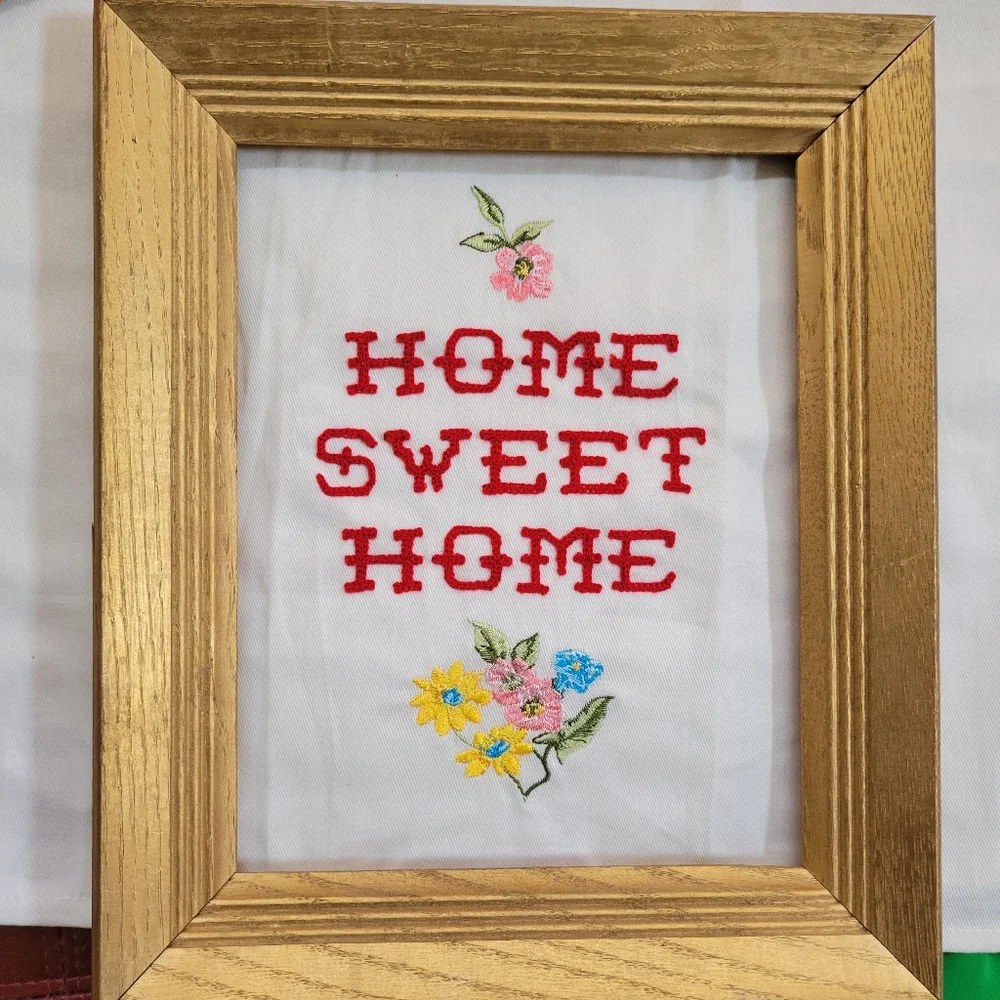 Home Sweet Home  Embroidered Tea Towel ~ Pioneer Woman ~ GUC ~ FINAL PRICE!