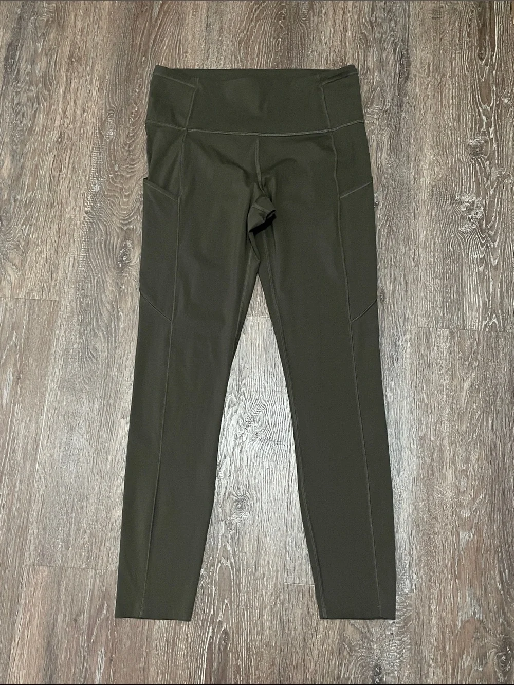 GUC Lululemon Matching Dark Olive Set. Size 6