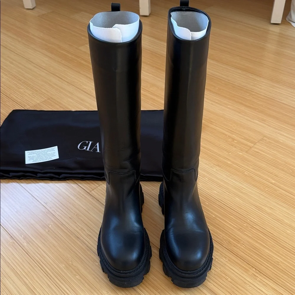 Gia Borghini tubular knee went