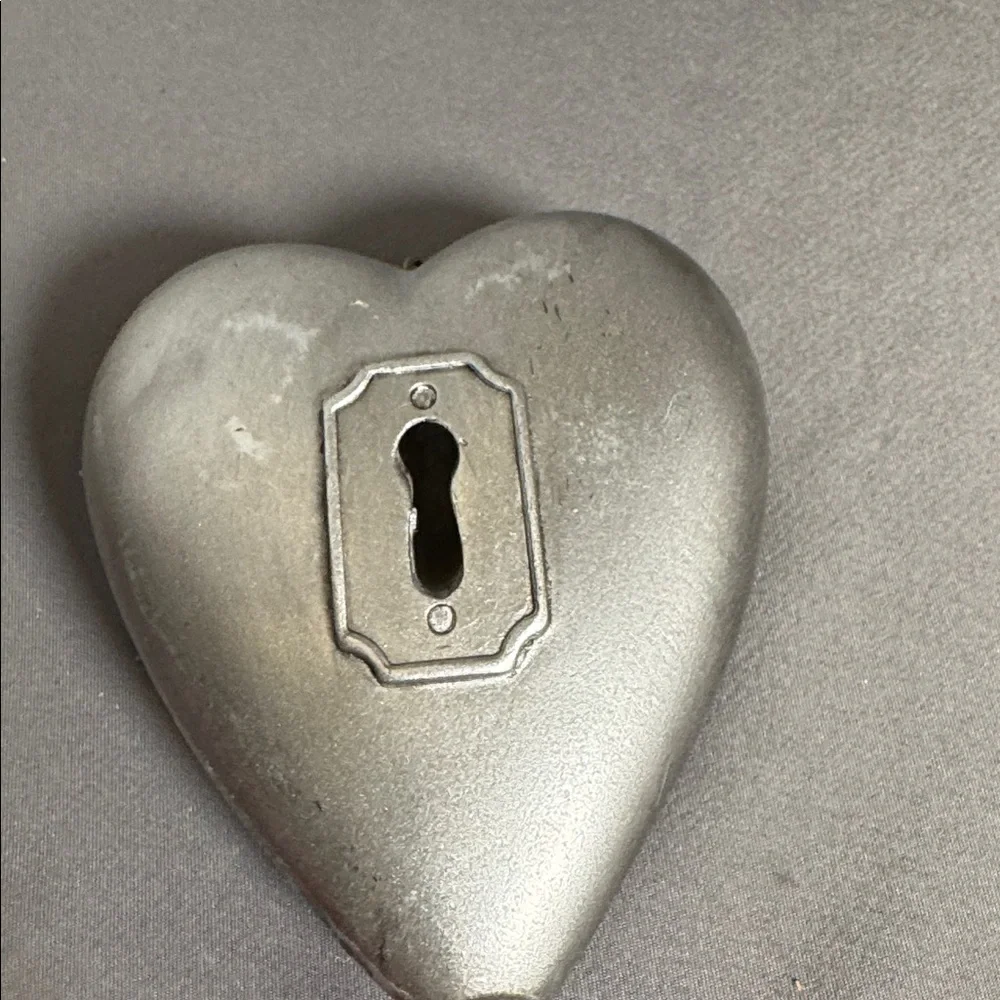 N/A elegant silver