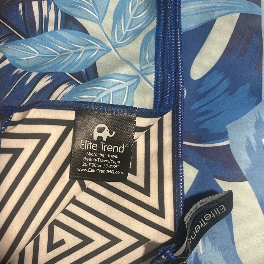 Elite Trend® Palms (78x35 inches) Blue Leaf Print Beach Towel