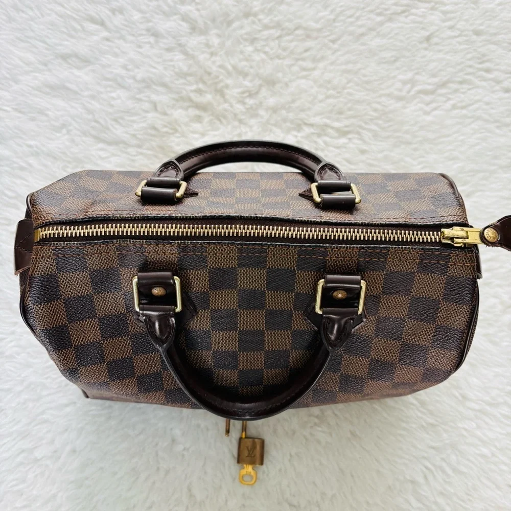 Louis Vuitton inside picture