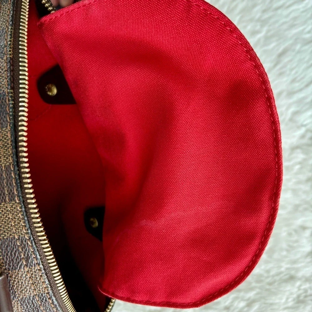 Louis Vuitton please pattern covering