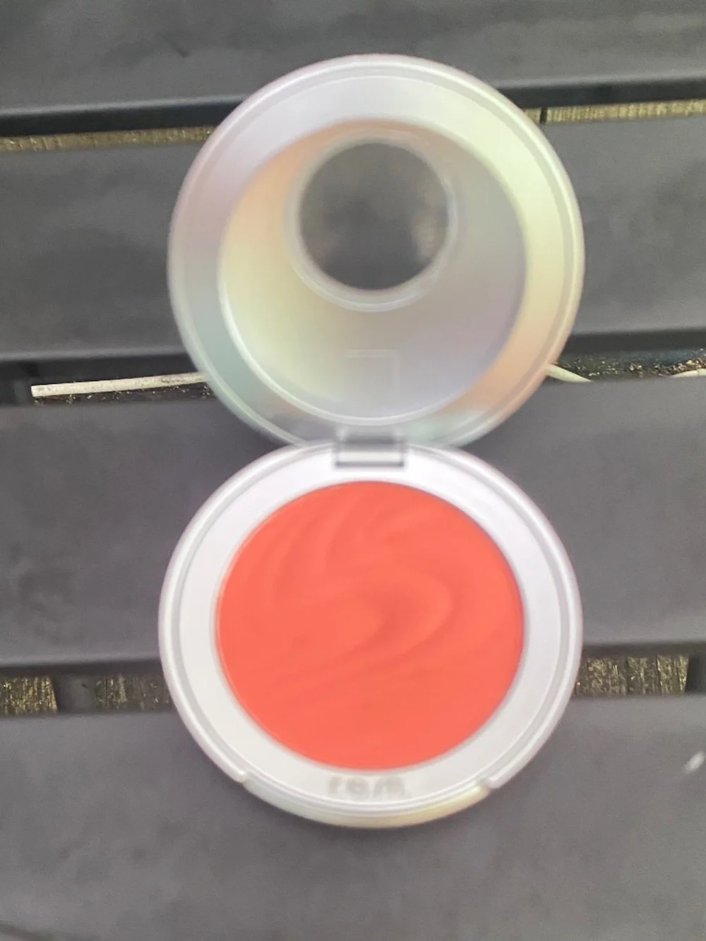 R.E.M. Beauty box blush oz