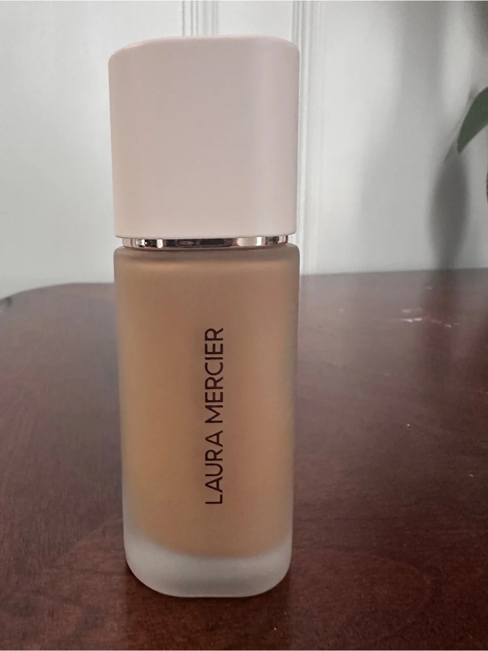 Laura Mercier Radiance Foundation 4N2