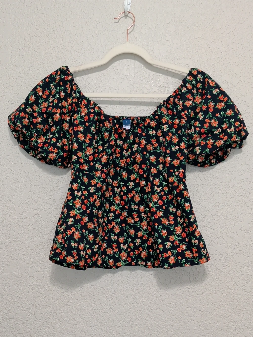 Old Navy blue floral short puff sleeve waist defined v neck blouse