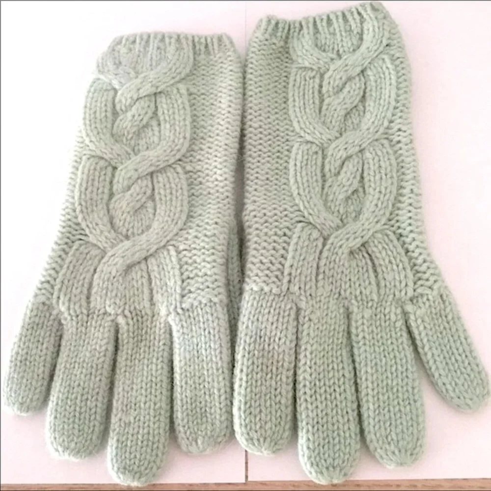 Gap Wool Blend Cable Knit Gloves