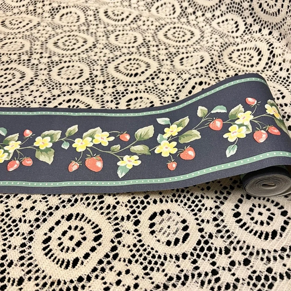 Vintage Floral Strawberry Wallpaper Border | 1 Full Roll | Cottage