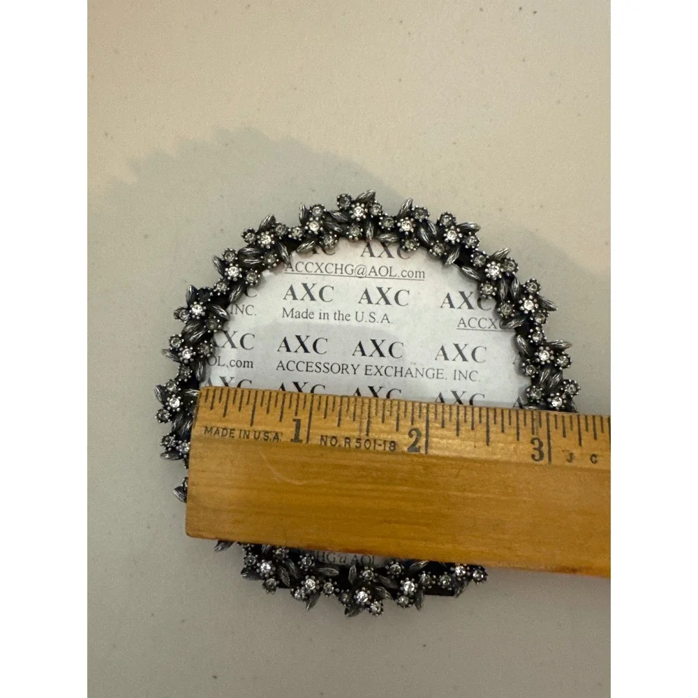 Accessory Exchange Inc. ornate circular