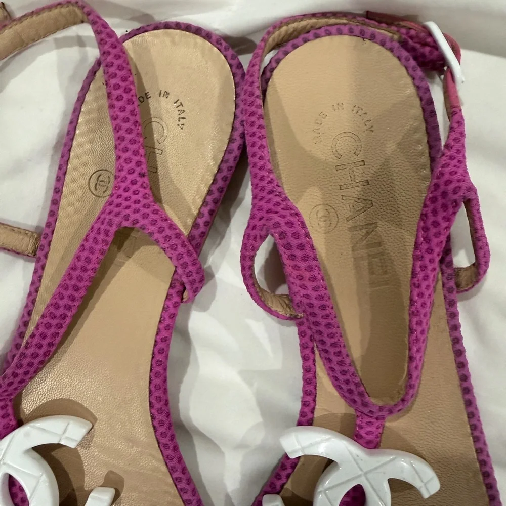 CHANEL great perfect beige