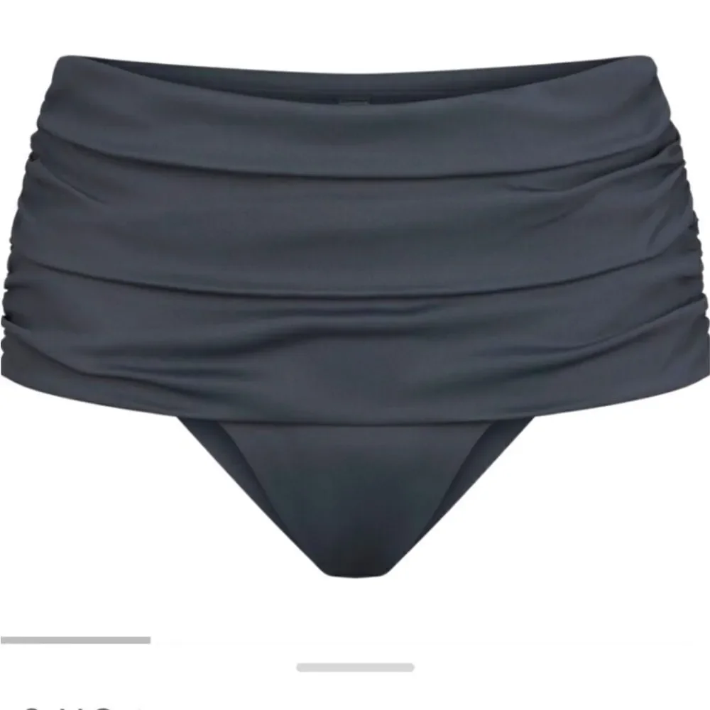 EXCELLENT CONDITION SIZE 4X SKIMS SCULPTING SWIM FOLDOVER RUCHED BIKINI BOTTOMS