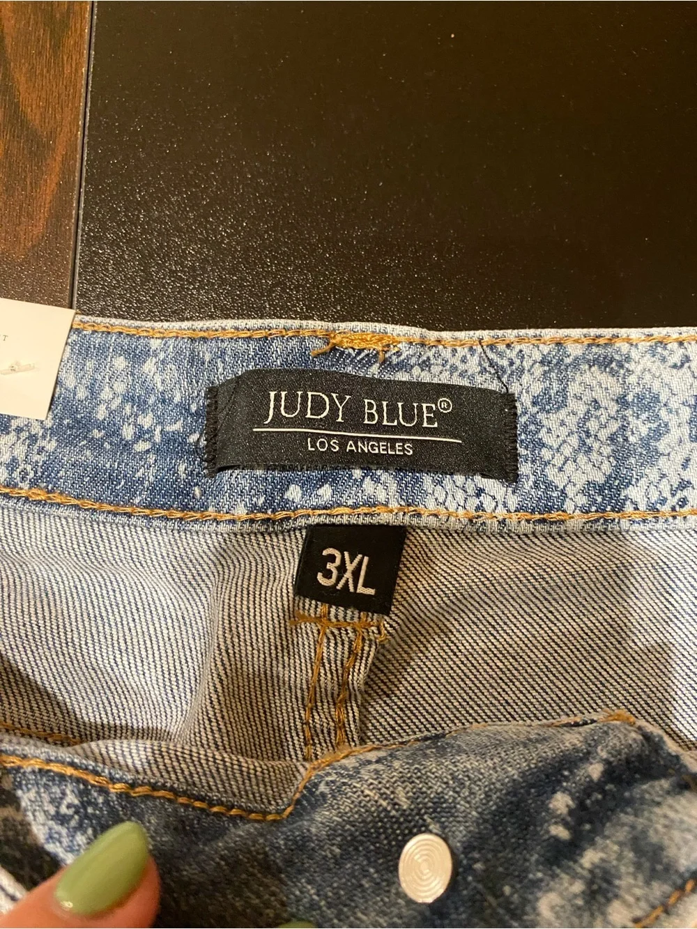 Judy Blue NWT Bleach Blue Snakeskin Laser Printed Mid Rise Shorts Plus 3XL 20W