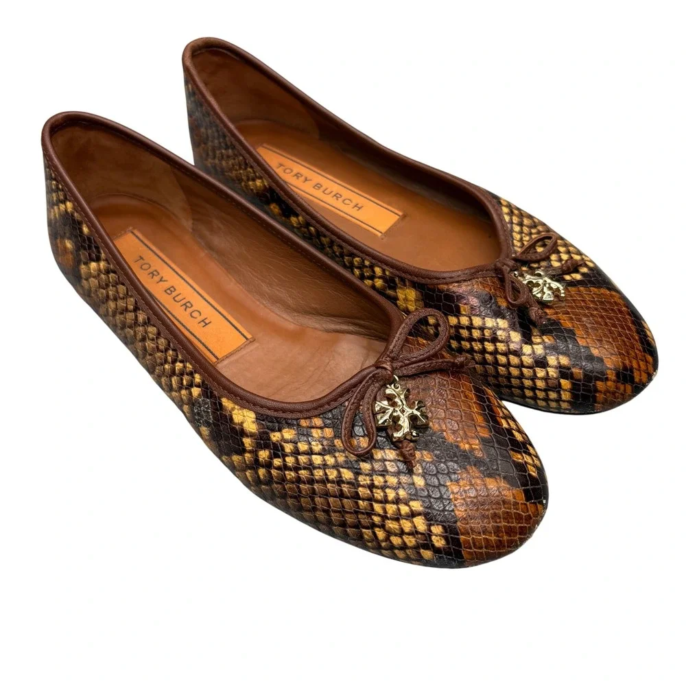 Tory Burch Ballet Flats 7M Snakeskin Python Embossed Leather Logo Charm Brown‎