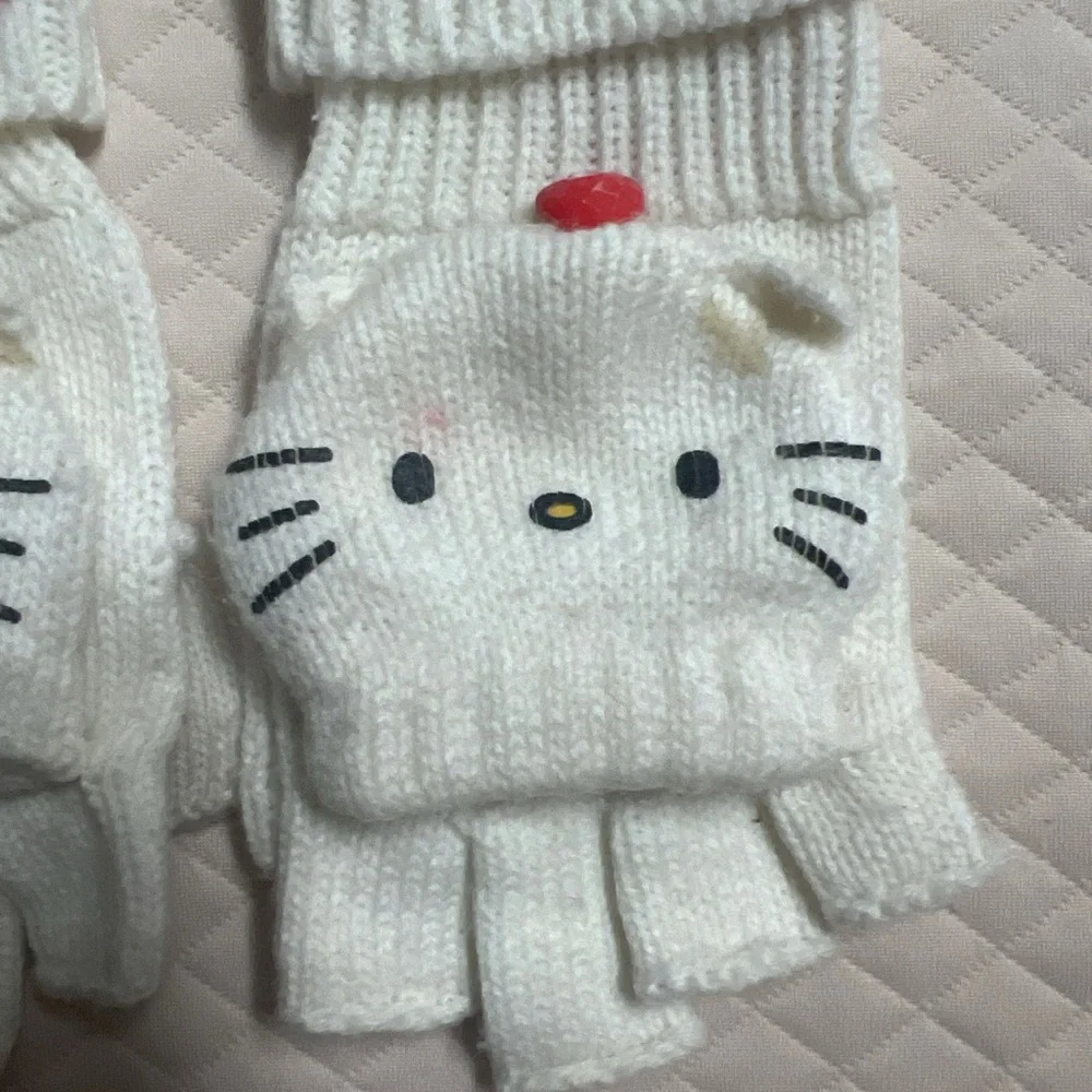 Hello Kitty Convertible Mittens