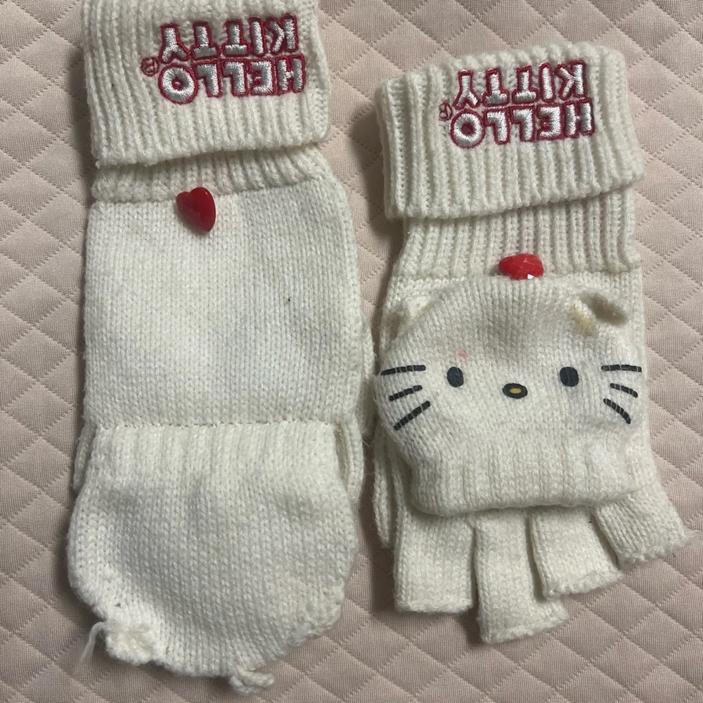 Hello Kitty Convertible Mittens