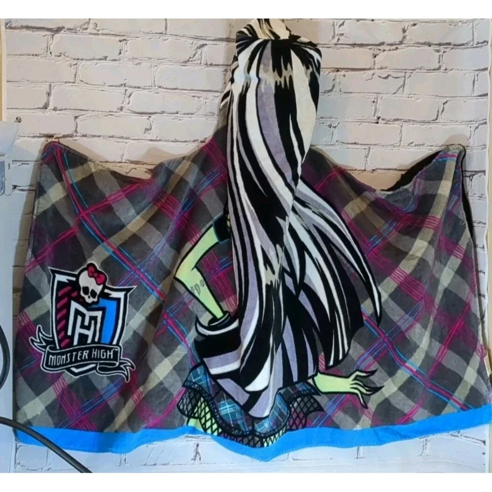 2014 Monster High Child Size Hooded‎ Bath Beach Towel