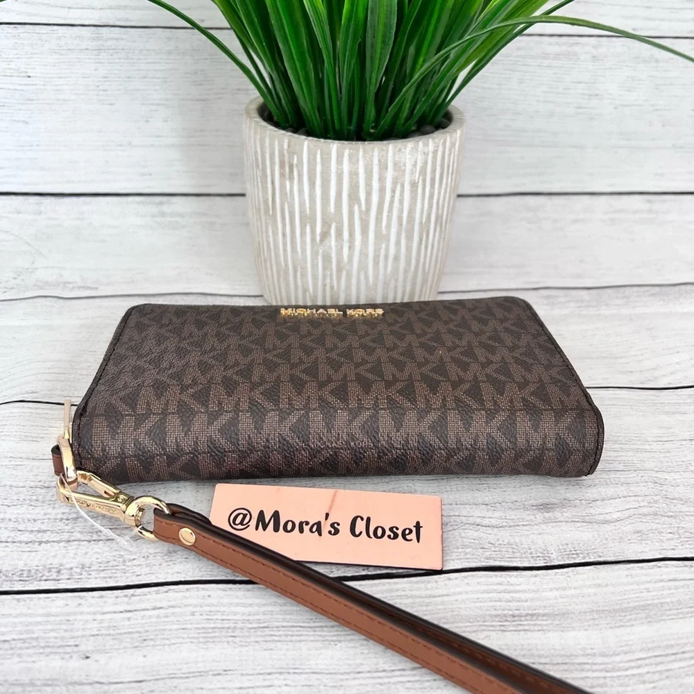 Michael Kors Flat Phone Holder Wallet/Wristlet