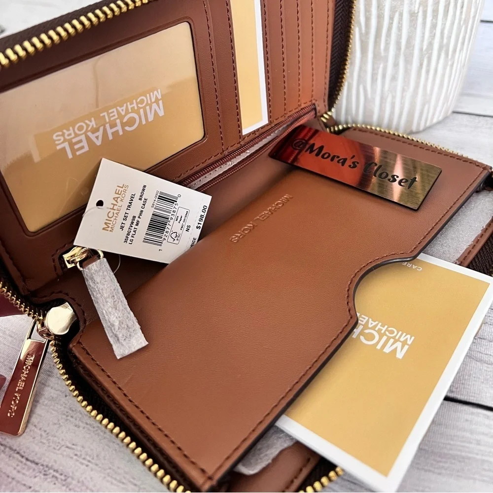 Michael Kors Flat Phone Holder Wallet/Wristlet