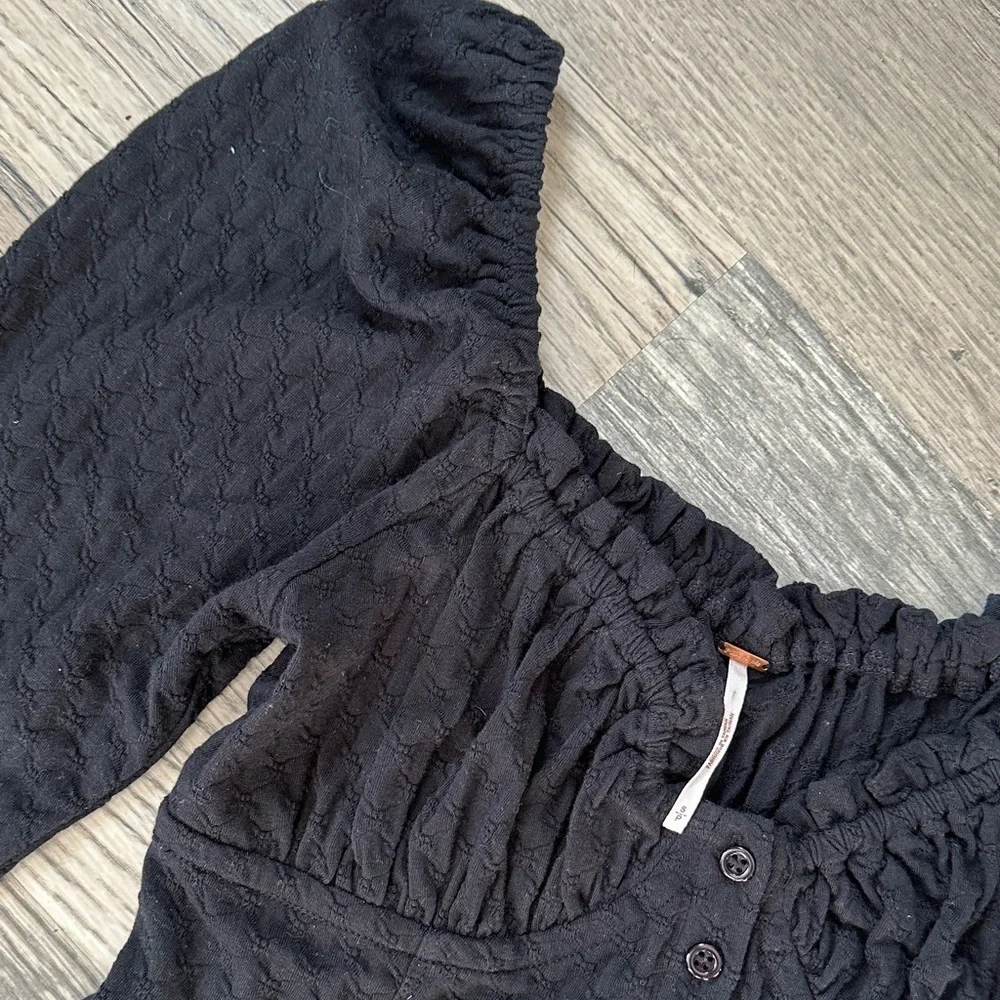 Free People Ladybug Long Sleeve‎ Sweetheart Neck cropped blouse Black small