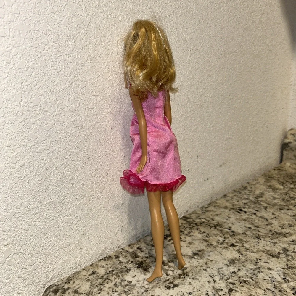N/A barbie doll