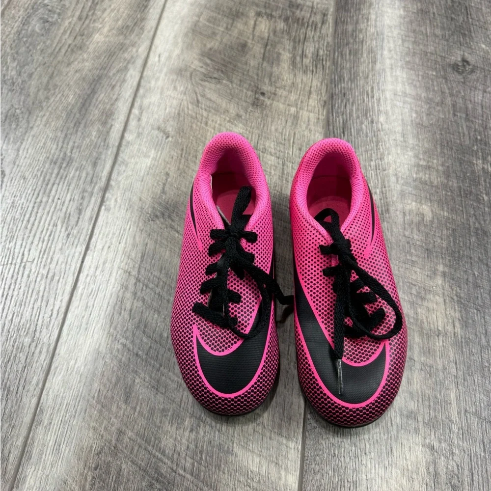 Nike Kids Pink/Black Soccer Cleats‎