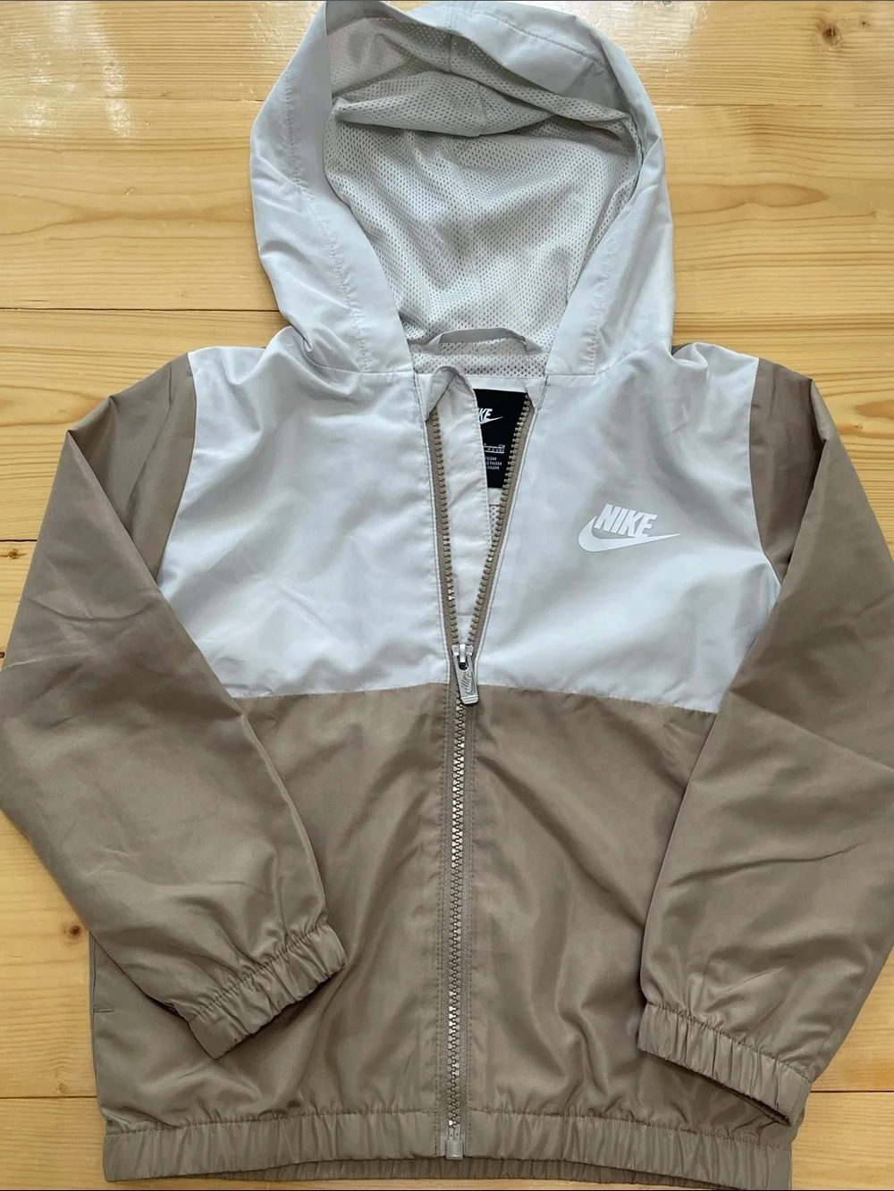 Nike khaki out no