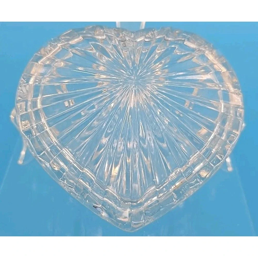 Vintage‎ Heart Shaped Crystal Trinket Jewelry Box W/ Lid- Some Small Chips