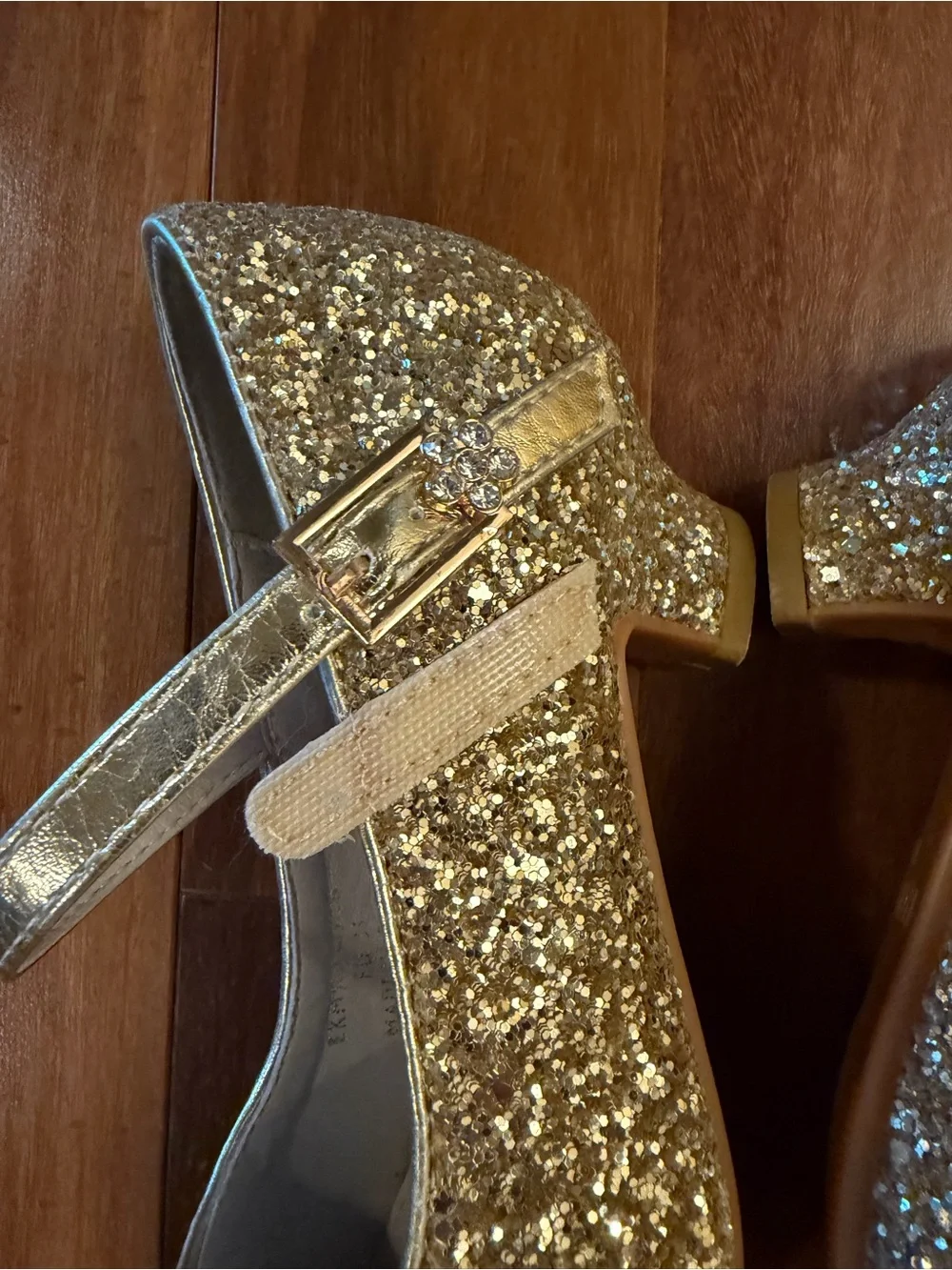 Eight KM shimmering gold