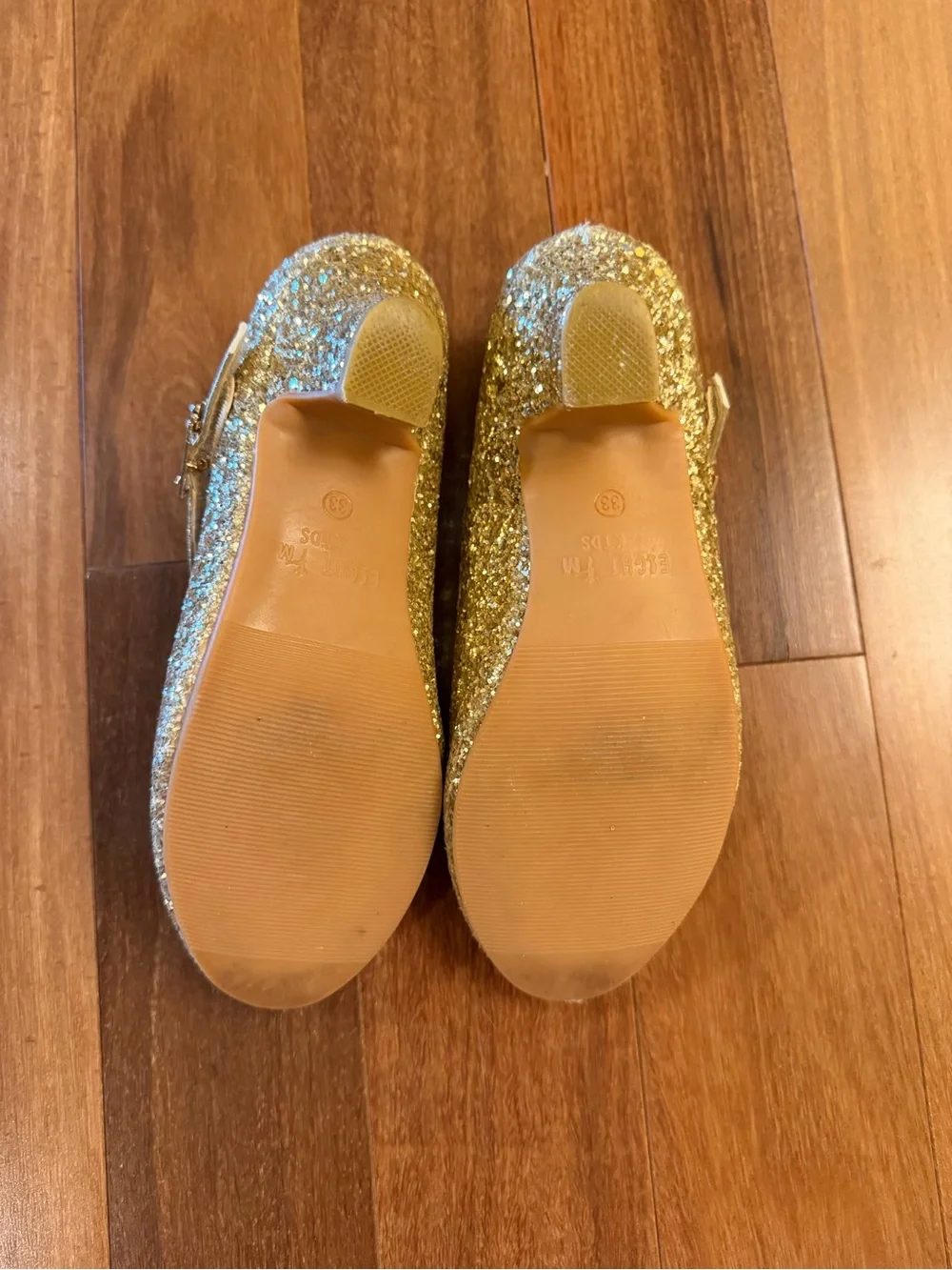 Eight KM shimmering gold