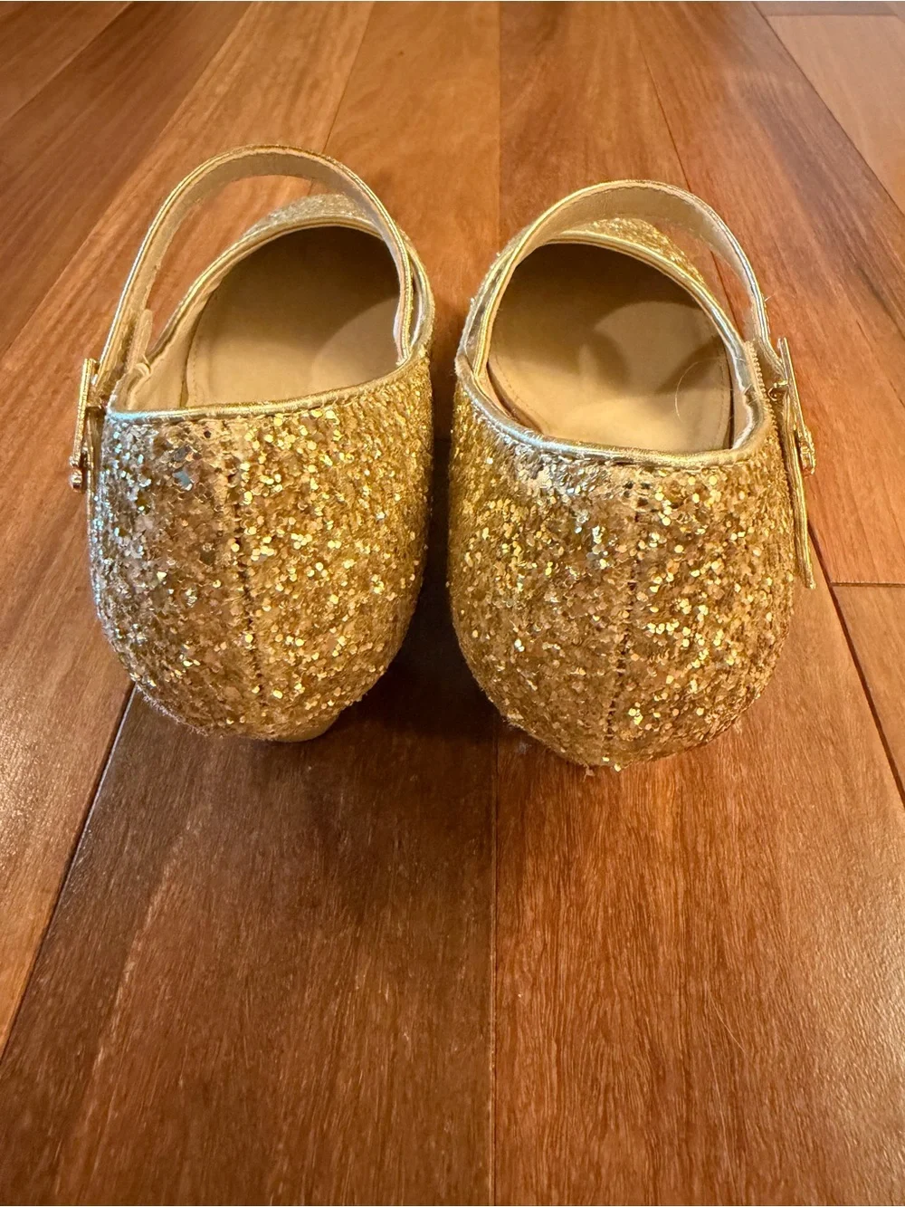 Eight KM shimmering gold