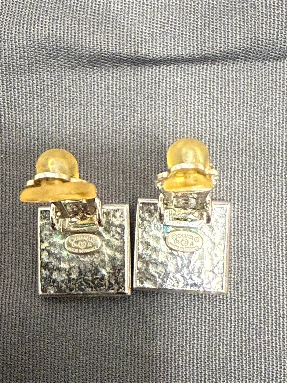 CHANEL logo setting