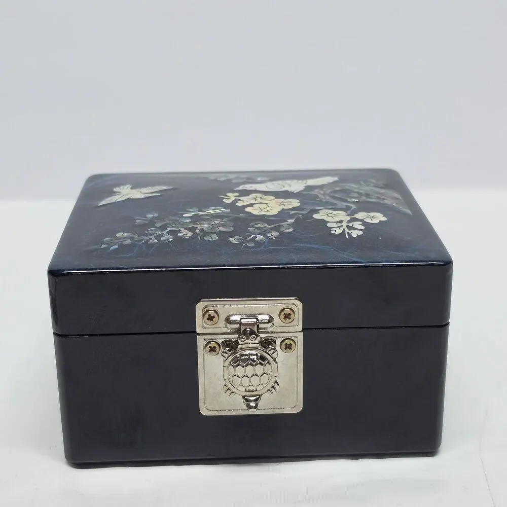 Vintage Korean Asian Lacquered Jewelry Box Turtle Clasp Abalone Shell Birds