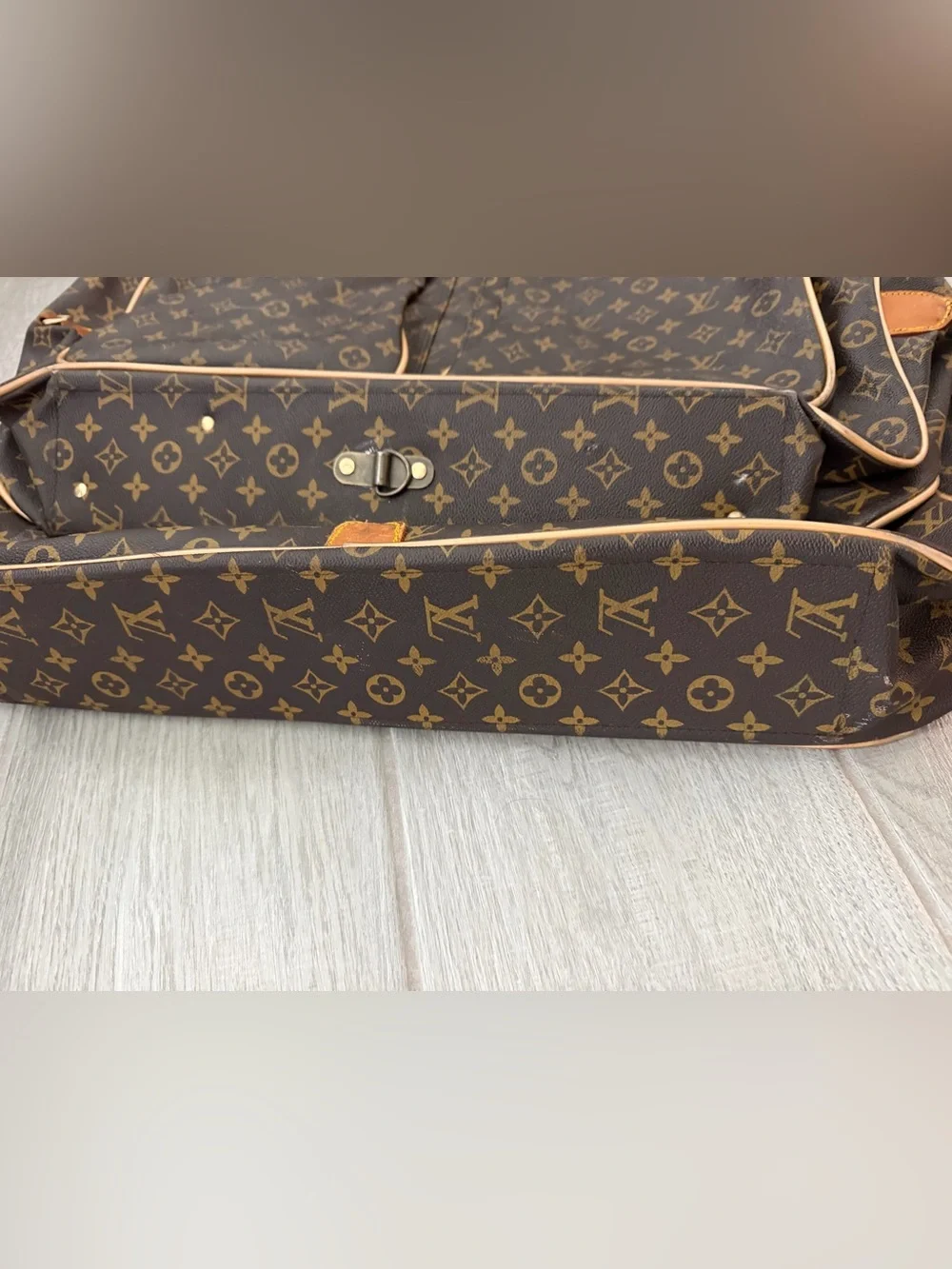 Louis Vuitton classic louis