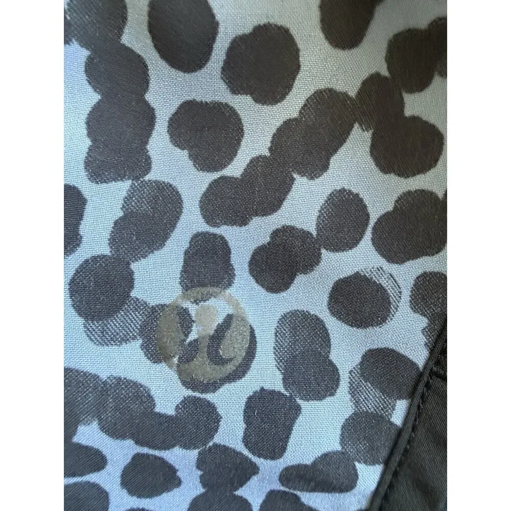 Vintage Lululemon Speed Up Shorts Leopard Print Blue Speed Up Shorts size 4