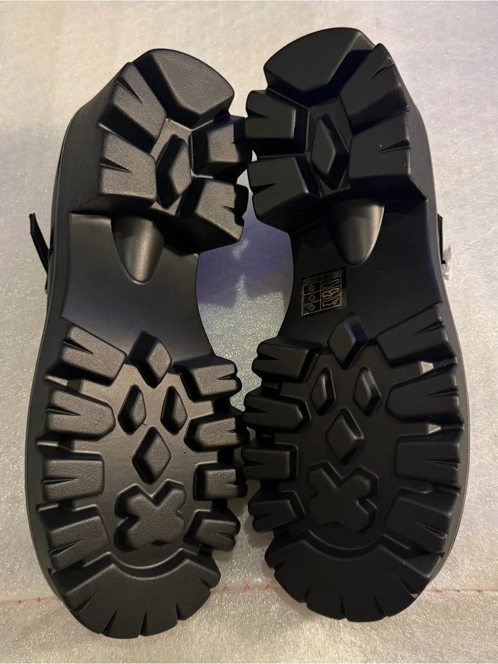 Dream Pairs chunky platform