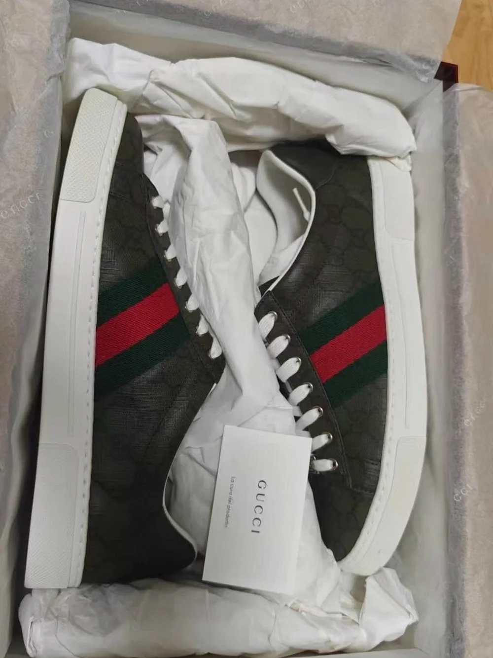 Men Gucci Ace GG Supreme Sneakers
