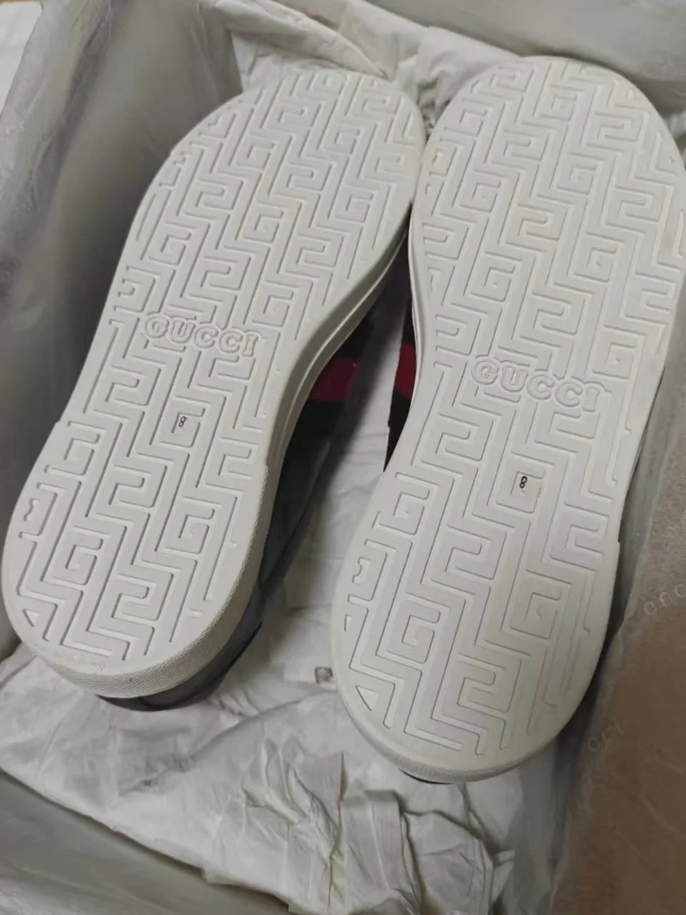 Men Gucci Ace GG Supreme Sneakers