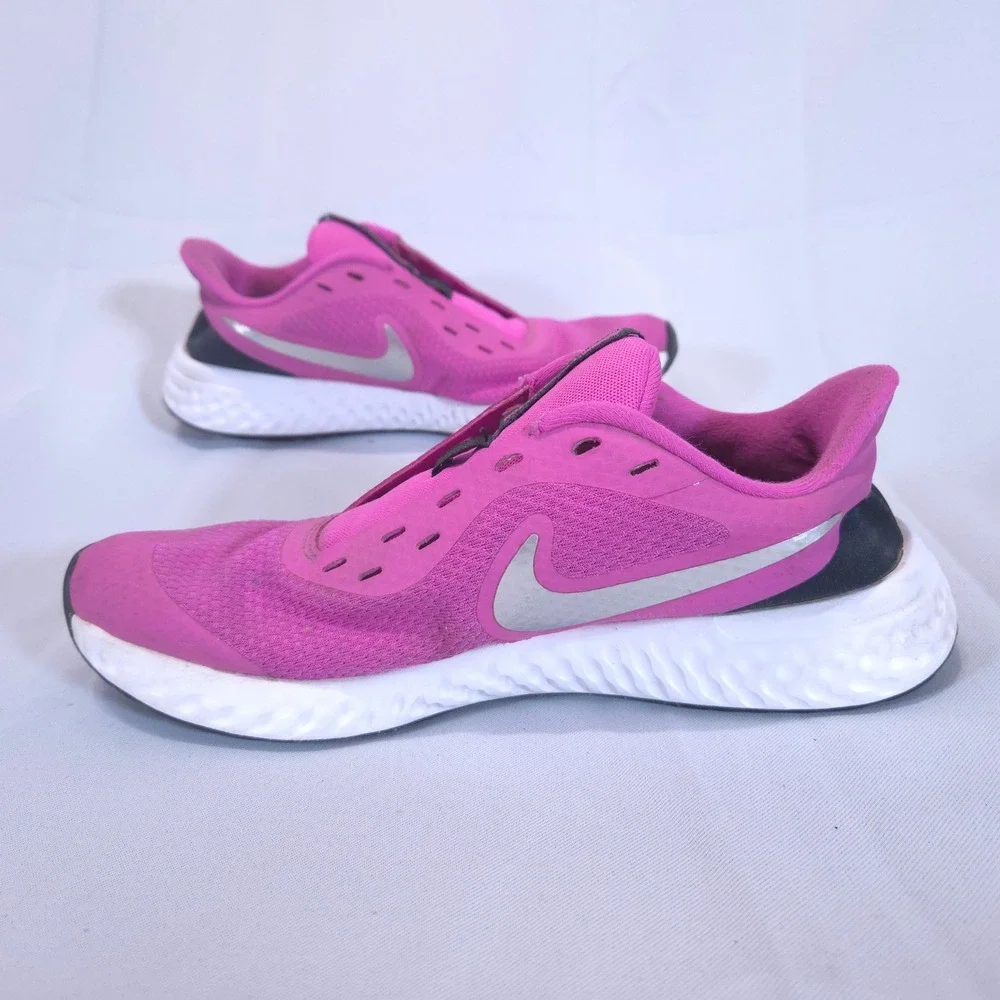 Nike Revolution 5 GS Running Shoes Youth 5.5Y Womens 7 Lace-up Fuchsia Pink-Read