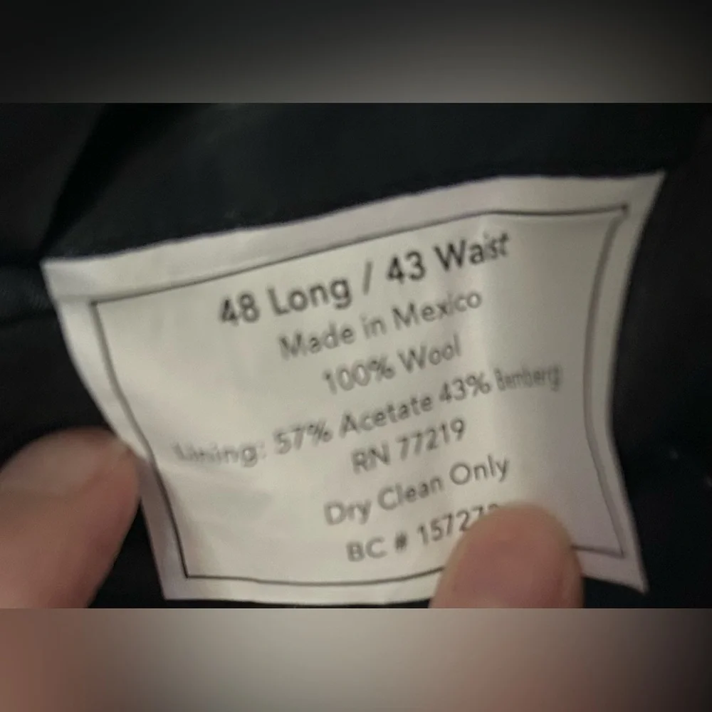 Pronto Uomo Classic Men's gray plaid Blazer and pant suit set 48”L 43” waist