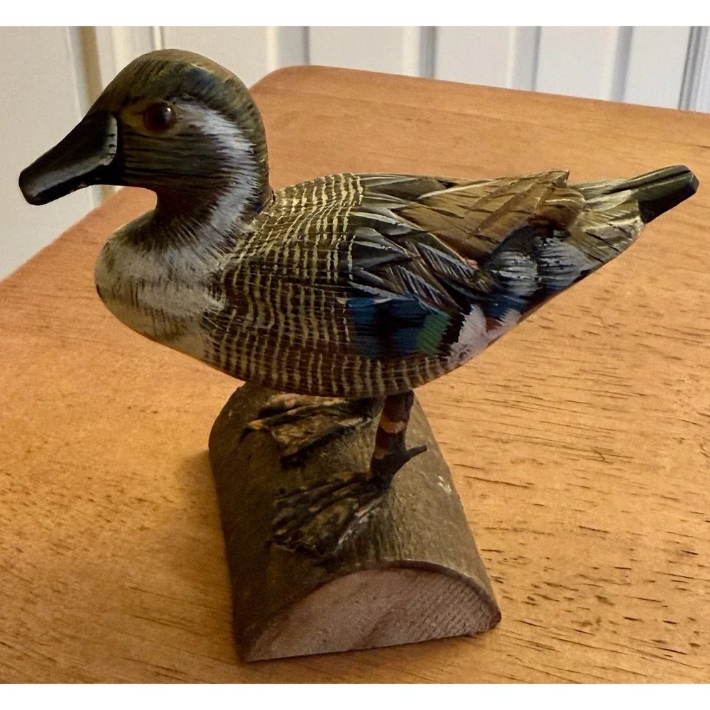 VINTAGE HAND Carved & Painted Wooden Hen Pintail Decoy Statute ON LOG 4