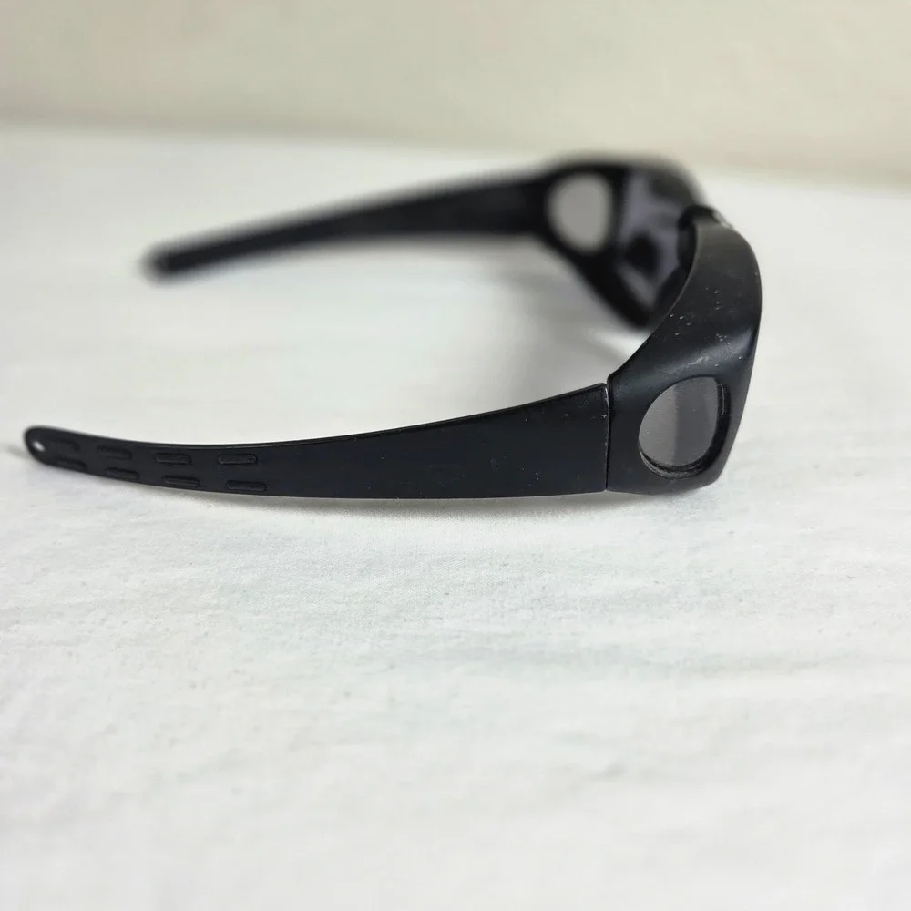 The Unbranded Brand polarized fit
