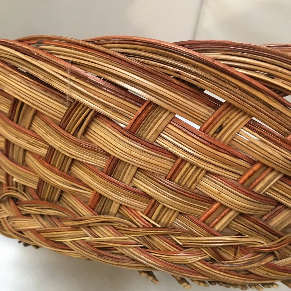 Unbranded handcrafted round