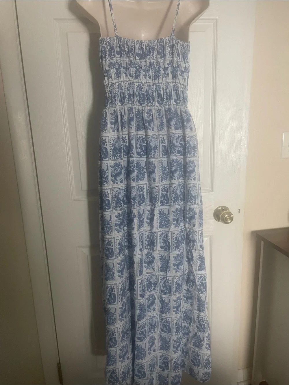 Abercrombie & Fitch tile print feminine