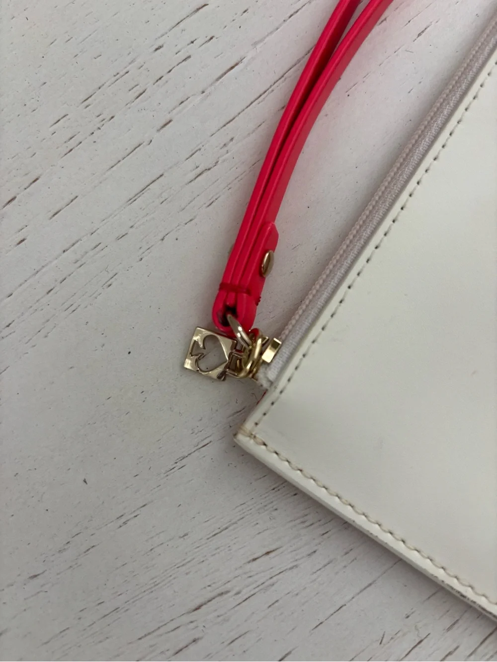 Kate Spade Ace of Hearts Wristlet Clutch White Red Glitter Card Zip Pouch Novelt