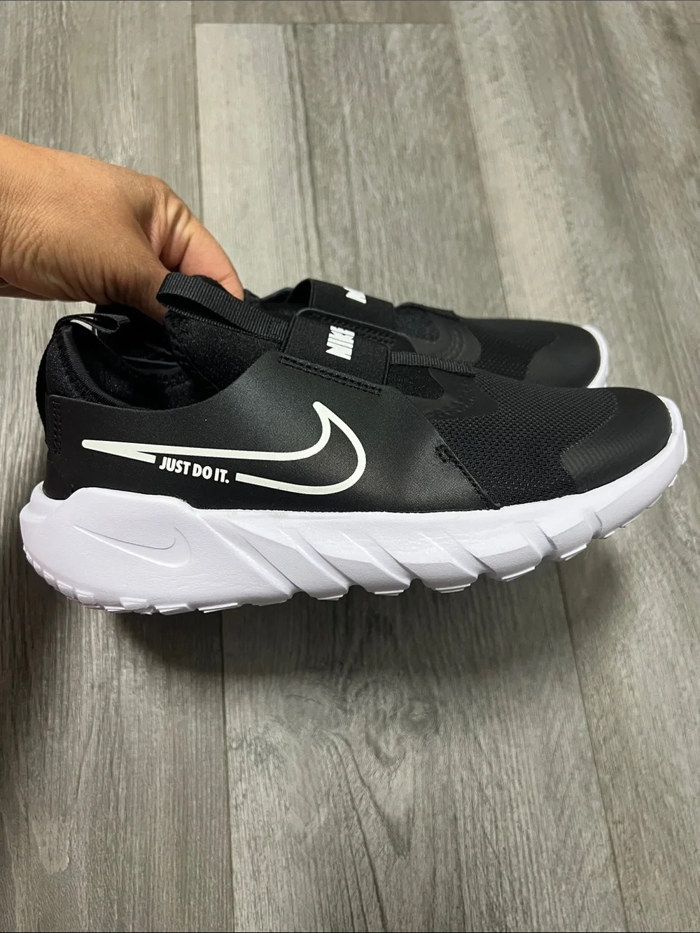 Nike Flex Runner 2 ( GS) - size 5Y like new!