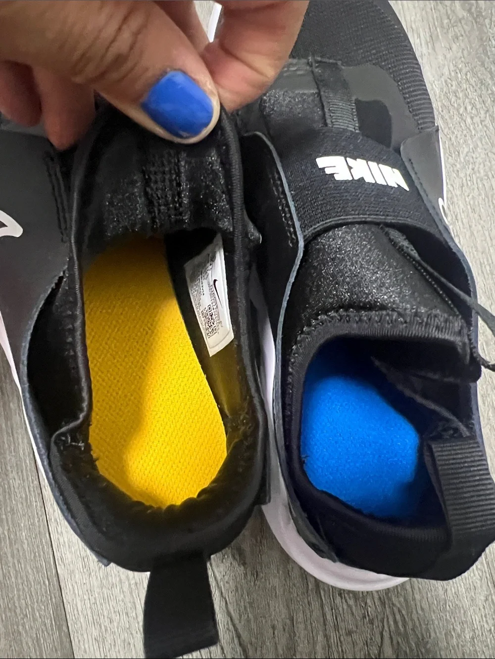 Nike Flex Runner 2 ( GS) - size 5Y like new!