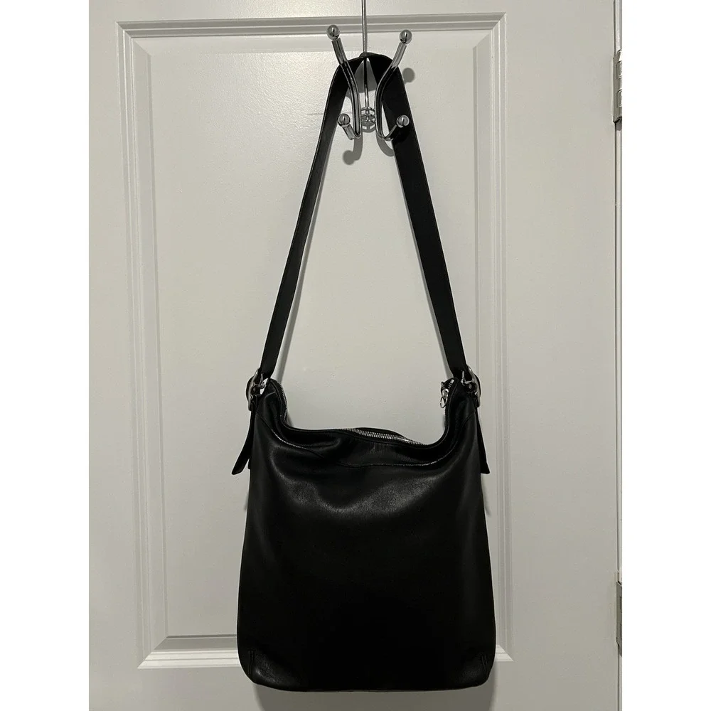 Coach zip width